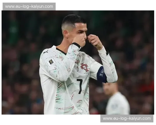 华沙之巅的孤独绝唱：2012，当C罗遇上切赫，那是足球最纯粹的模样